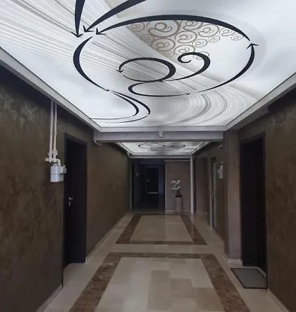 63 Mamaia
